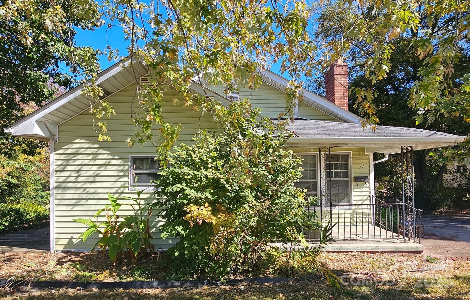 Property Photo:  17 Fisher Ferry Street  NC 27360