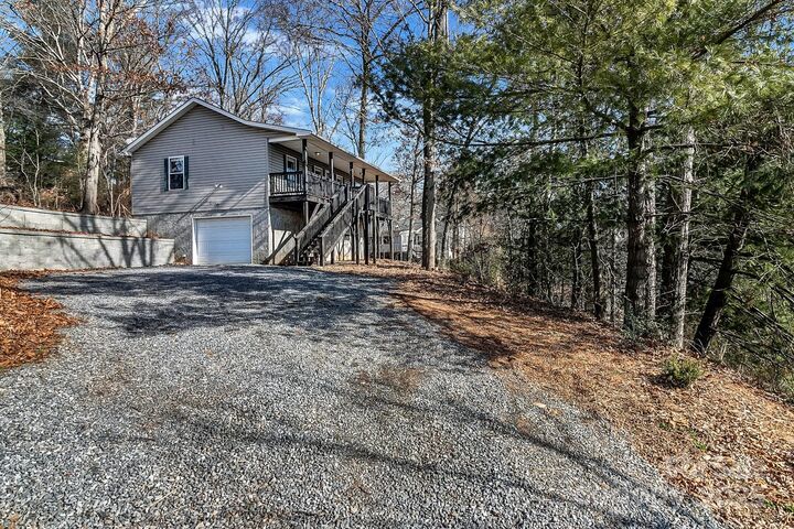 Property Photo:  10 Harrisland Drive  NC 28806