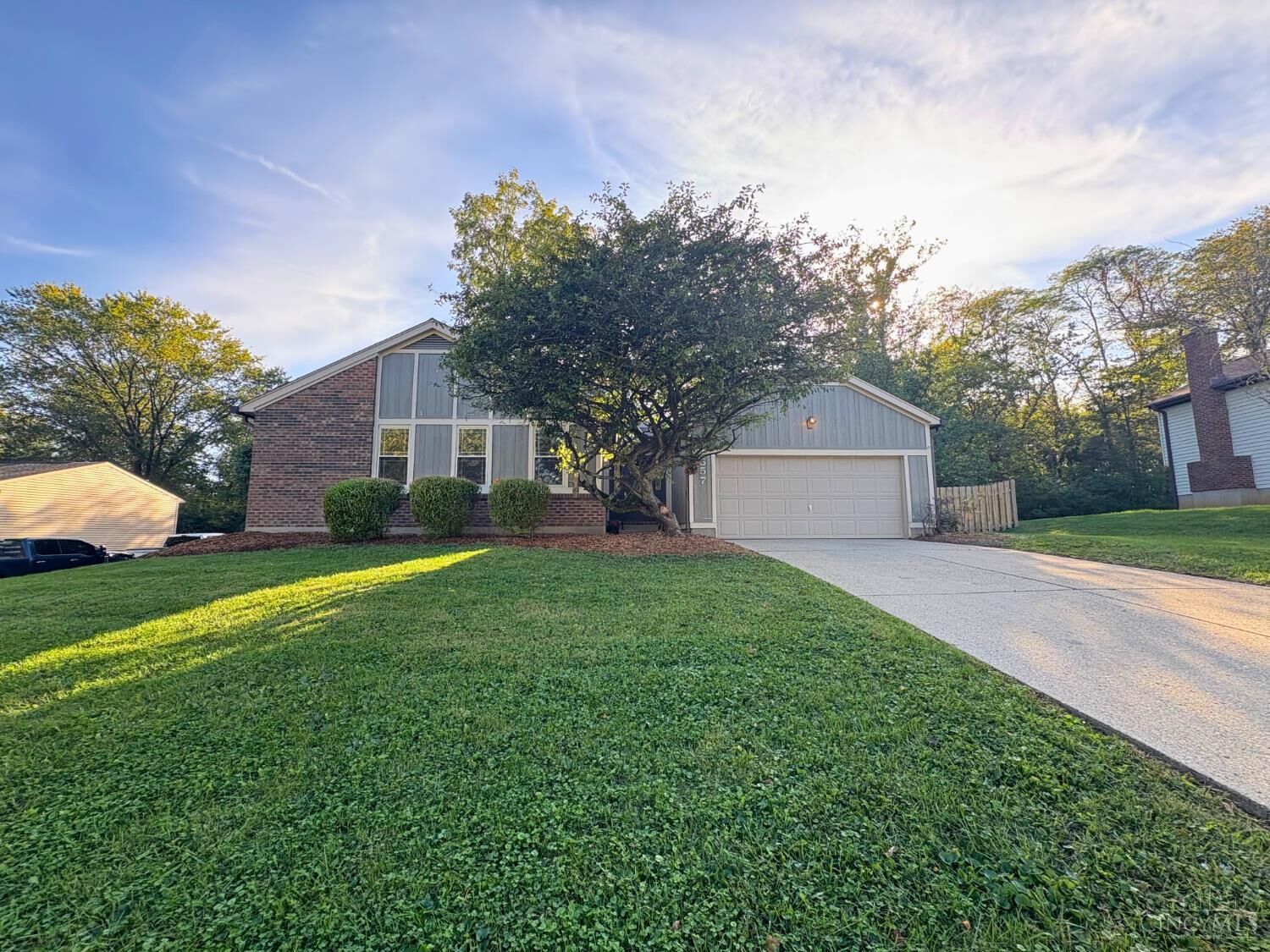 Property Photo:  557 Williamsburg Court  OH 45244 