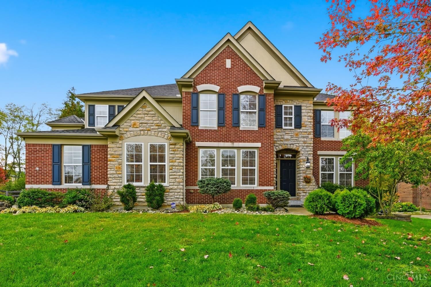 Property Photo: 2625 Stonehaven Drive OH 45245