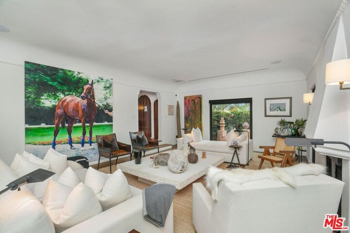 Property Photo:  7939 Hillside Ave  CA 90046 