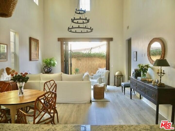 Property Photo:  454 Tibbetts St  CA 93060 