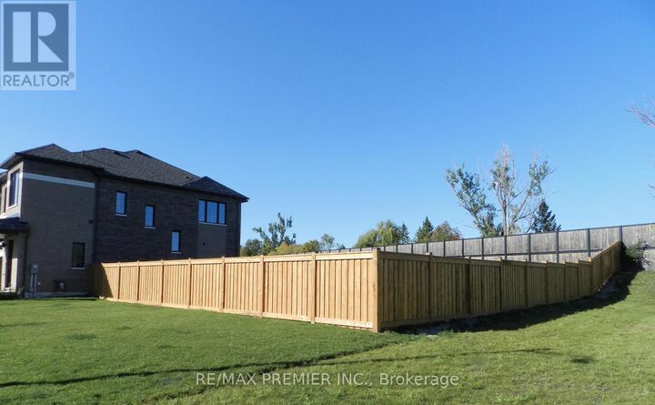 Property Photo: 94 Turnberry Lane ON L4N 6K7