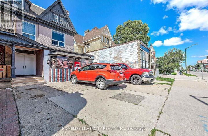 Property Photo: 544 Dundas Street East ON N6B 1W8