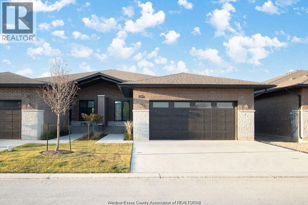 Property Photo:  644 Lily Mac  ON N6E 3N7 