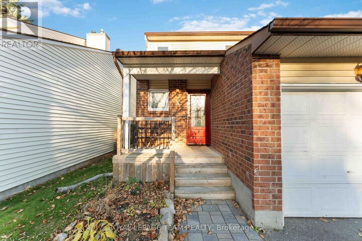 Property Photo:  3 Fulham Court  ON K2J 2L6 