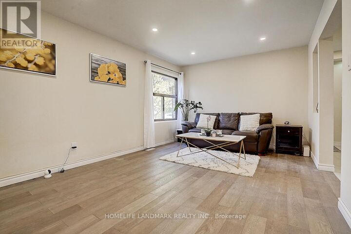 Property Photo: 49 Grenbeck Drive ON M1V 2H5