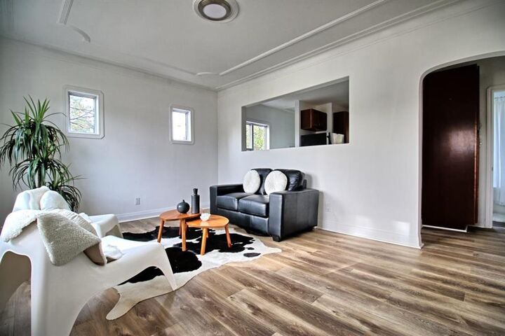 Property Photo:  233 Victoria Avenue  MB R2C 1S7