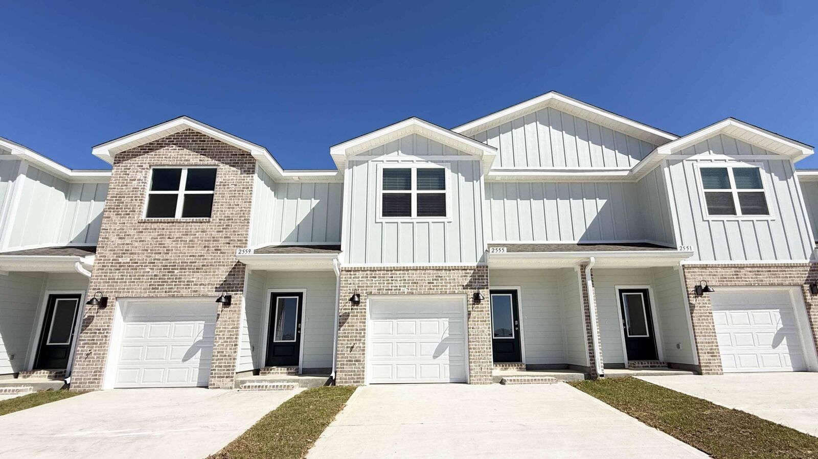 Property Photo:  2419 Cliff Hollow Circle  FL 32563 