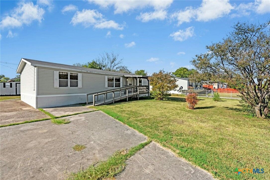 Property Photo:  502 S Juanita Drive  TX 76548