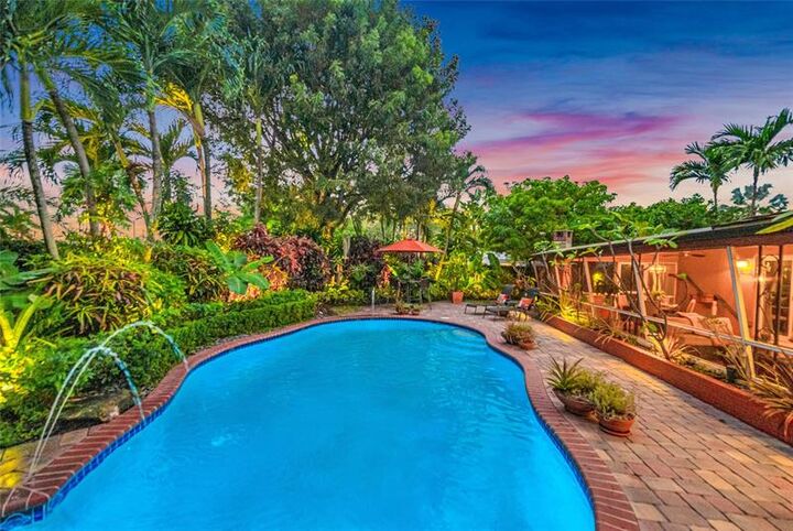 Property Photo:  4862 NE 4th Ave  FL 33334 