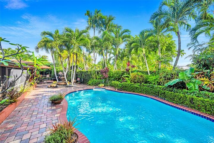 Property Photo:  4862 NE 4th Ave  FL 33334 