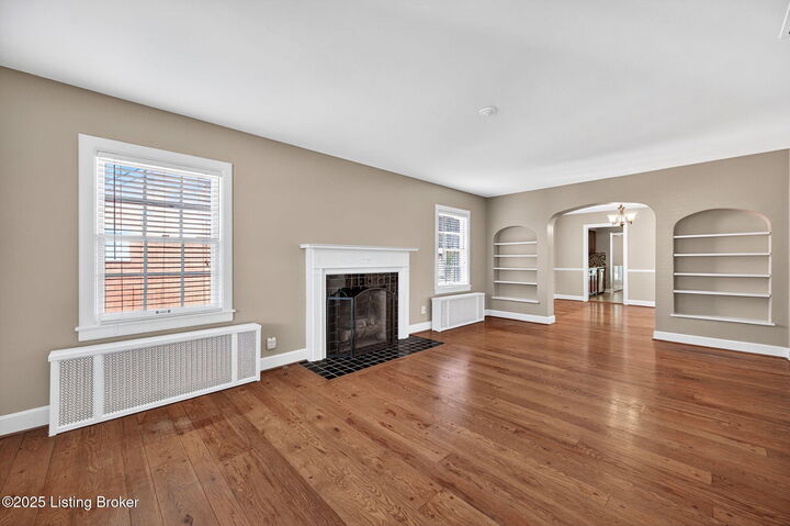 Property Photo: 2325 Broadmeade Rd 2 KY 40205