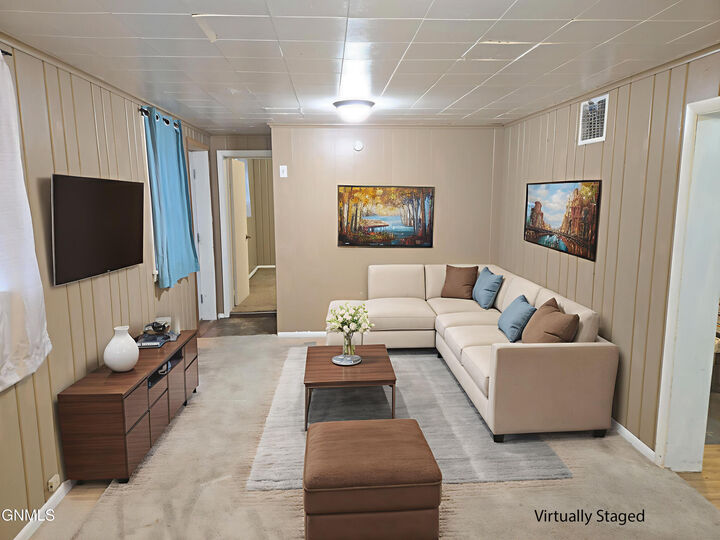 Property Photo:  1013 Jefferson Avenue  ND 58504