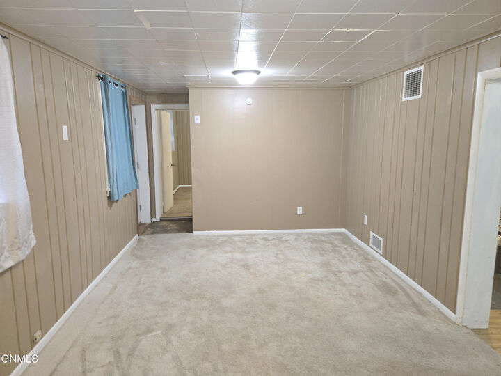 Property Photo:  1013 Jefferson Avenue  ND 58504 