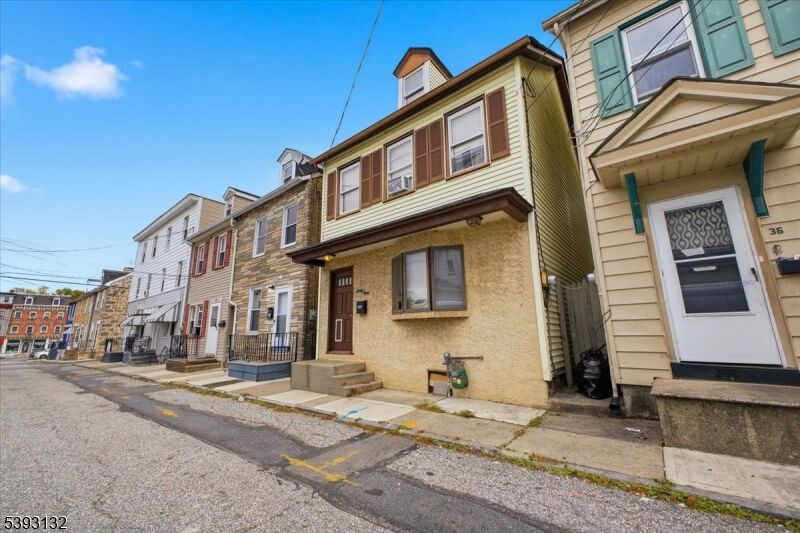 Property Photo:  38 Fox St  NJ 08865