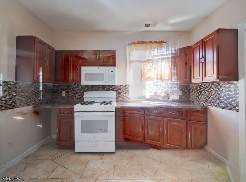 Property Photo:  727 Bonnett St  NJ 07202 