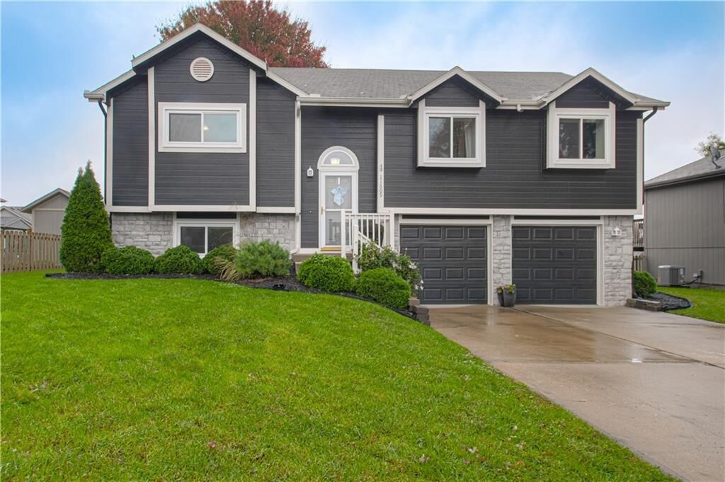 Property Photo:  11609 N Manning Avenue  MO 64157 