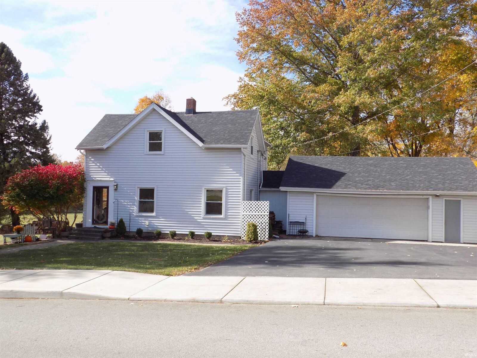 Property Photo:  715 N Seminary Street  IN 46783