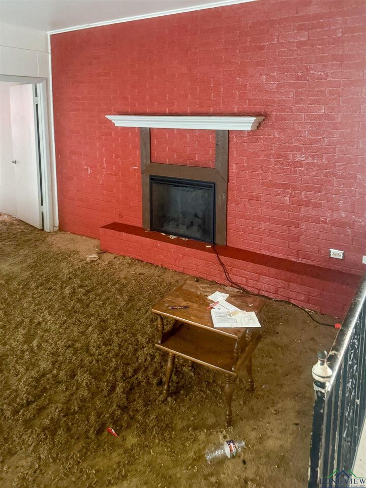 Property Photo:  2002 Laura Lee Ln  TX 75662