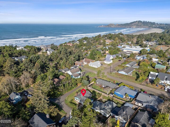 Property Photo:  252 NW 18th Street  OR 97365 