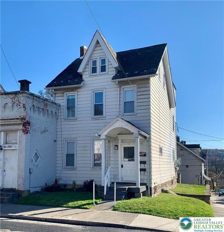 Property Photo: 647 Spring Street PA 18018