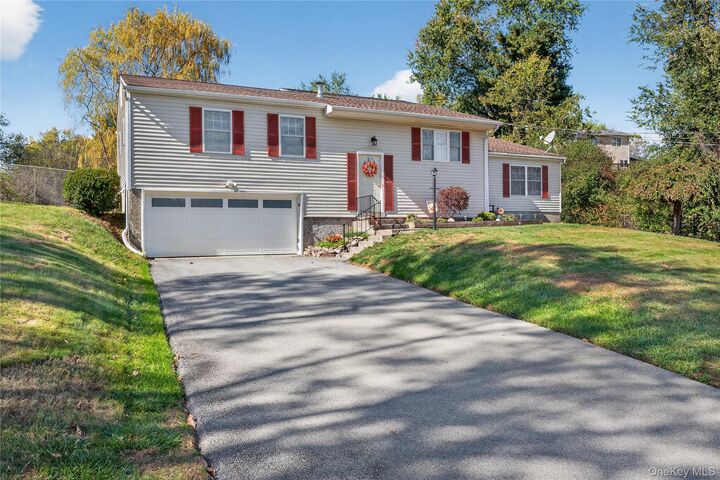 Property Photo:  467 Kings Highway  NY 10990 