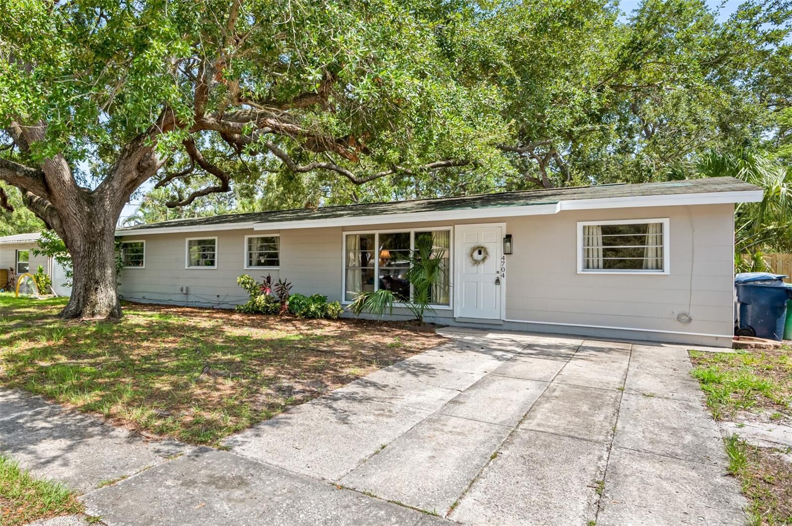 Property Photo:  4704 W Wyoming Avenue  FL 33616