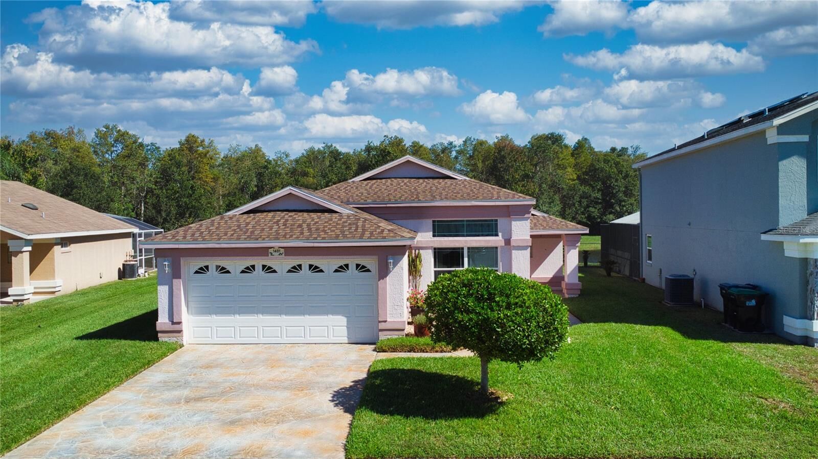 Property Photo:  