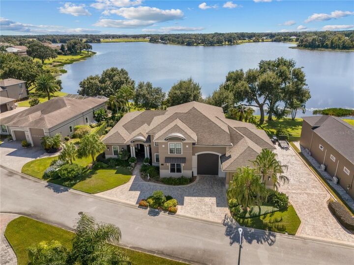 Property Photo:  414 Meandering Way  FL 33868