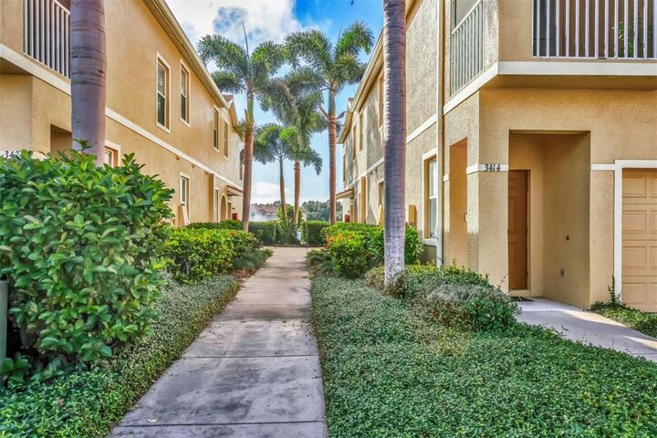 Property Photo:  3416 Parkridge Circle 35-101  FL 34243