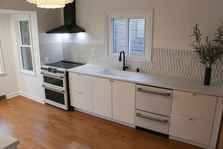 Property Photo:  2870 S 47th St  WI 53219 