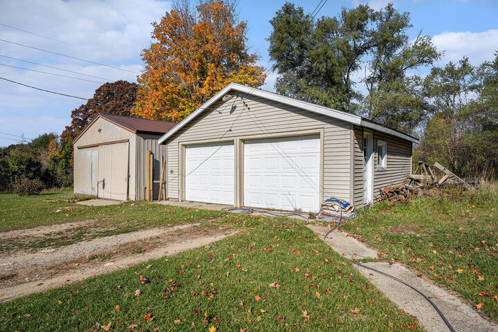 Property Photo:  467 W 136th Street W  MI 49327