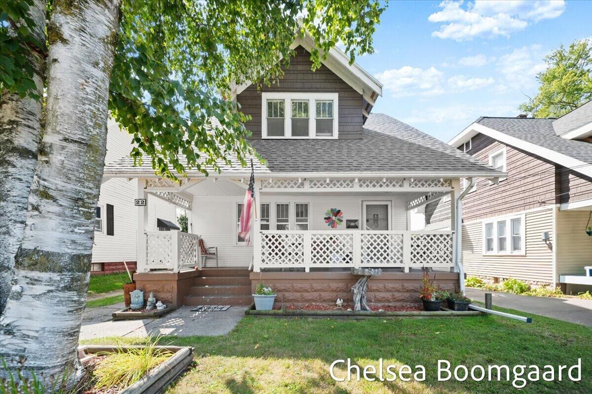 Property Photo:  22 Elmwood Street NE  MI 49505 