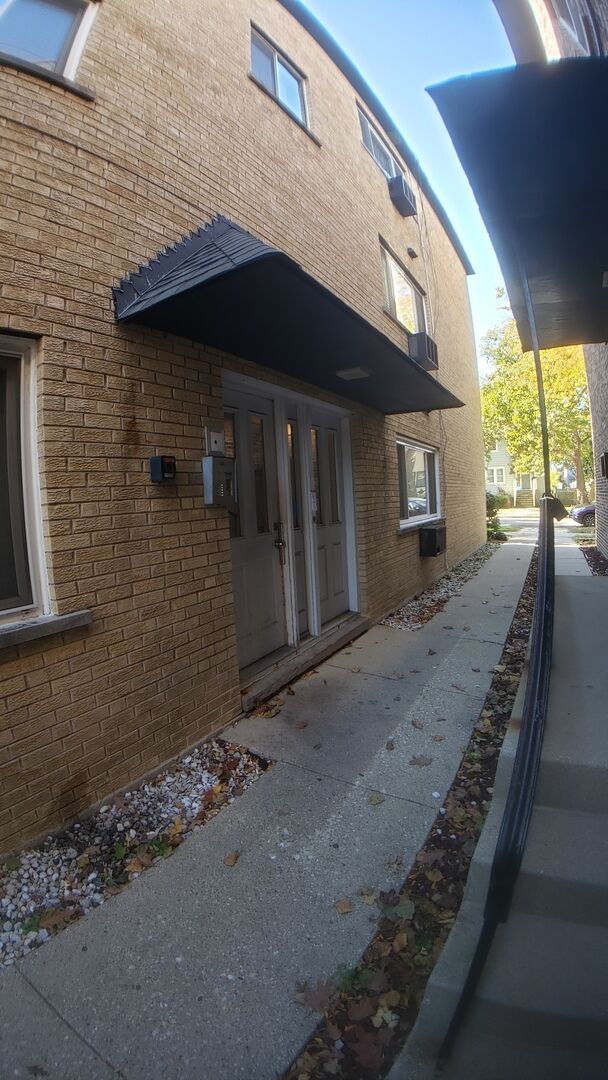 Property Photo: 1130 Dunlop Avenue 2C IL 60130
