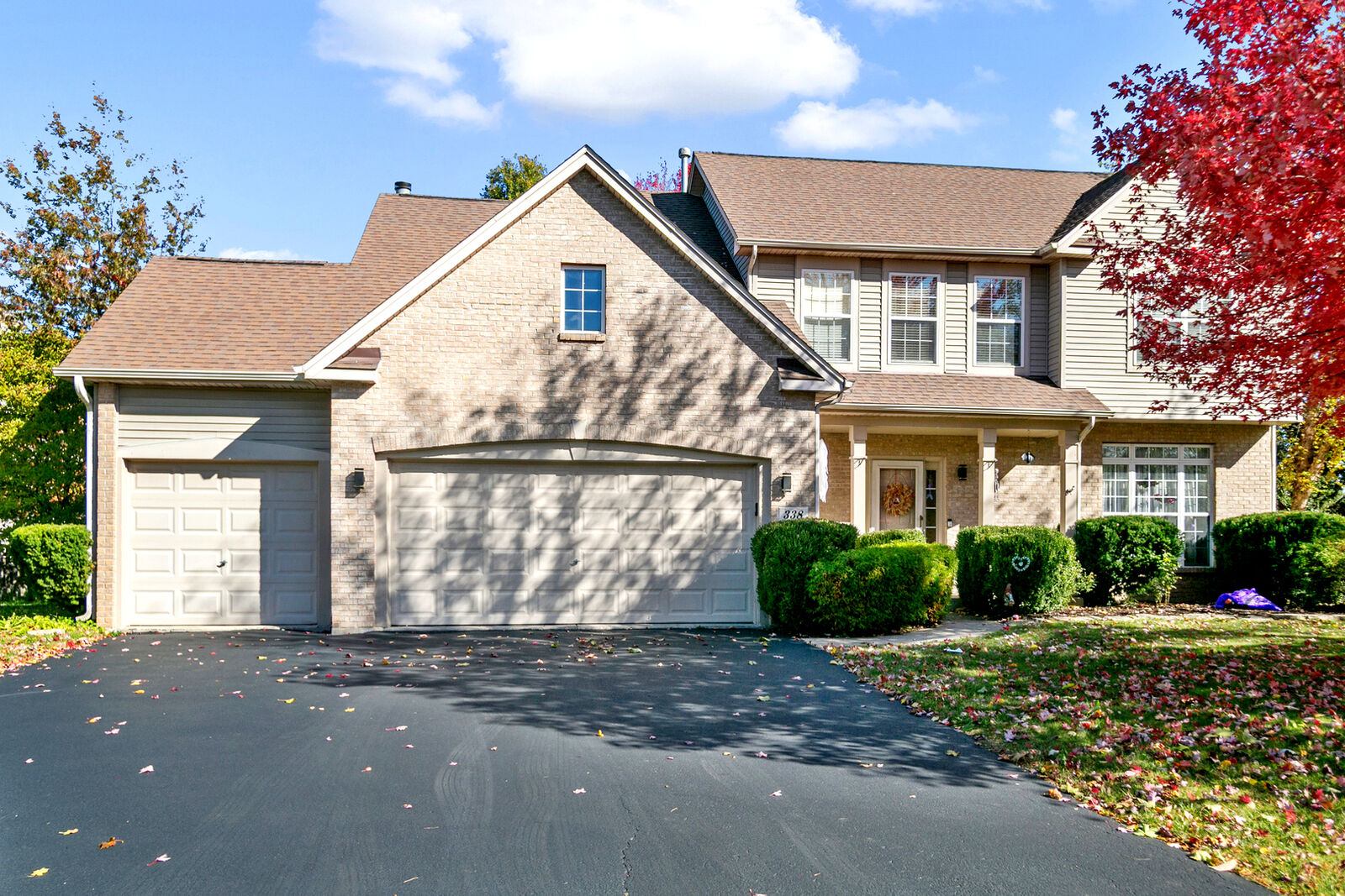 Property Photo: 338 Millstream Lane IL 60543