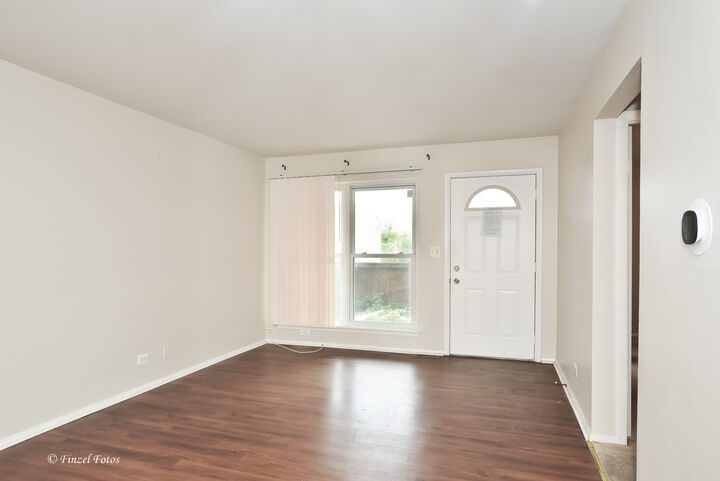 Property Photo: 1940 Kenilworth Circle H IL 60169