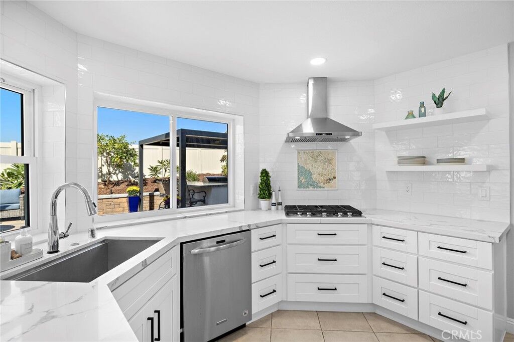 Property Photo:  2042 Redwood  CA 92081 