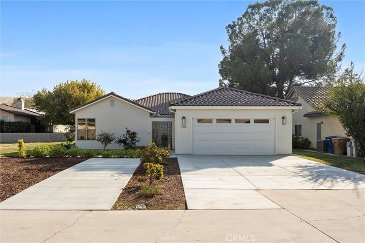 Property Photo: 16120 Match Pointe Court CA 93306