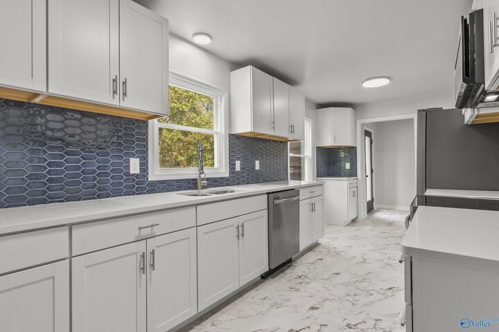 2702 Oakdale Terrace  Huntsville AL 35810 photo