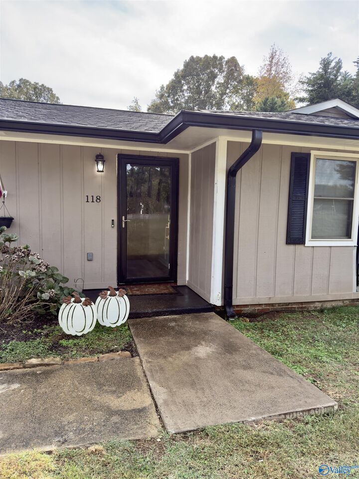 Property Photo:  118 Greenwood Drive  AL 35769