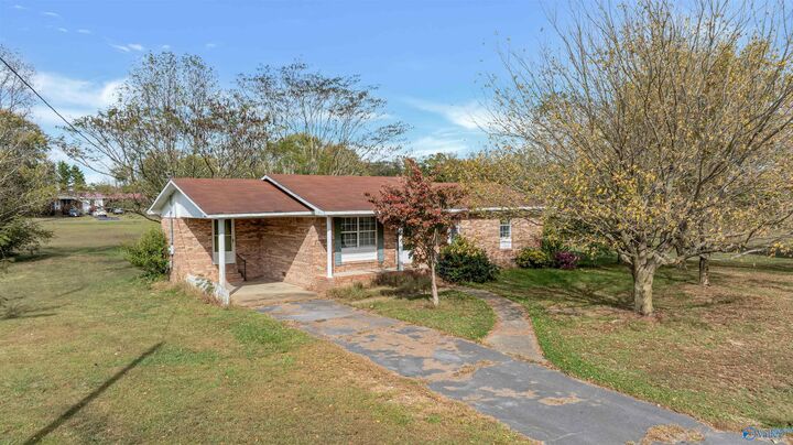 Property Photo:  372 Poole Circle  AL 35971