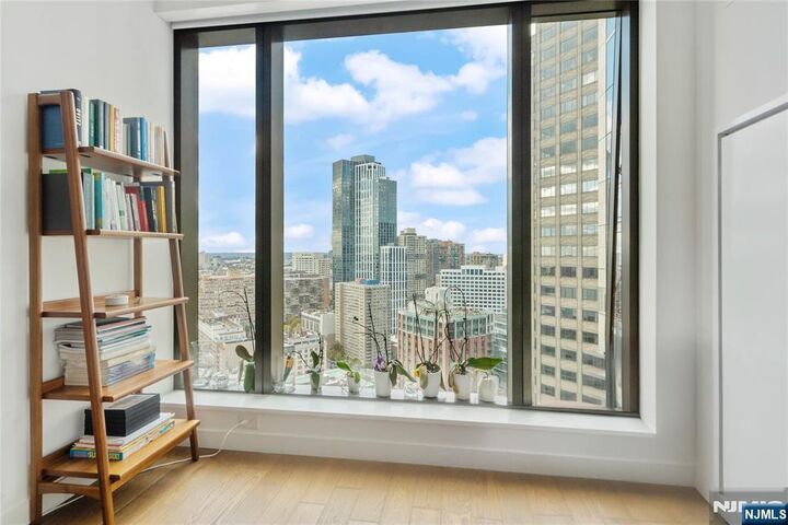 Property Photo: 99 Hudson Street 2607 NJ 07302