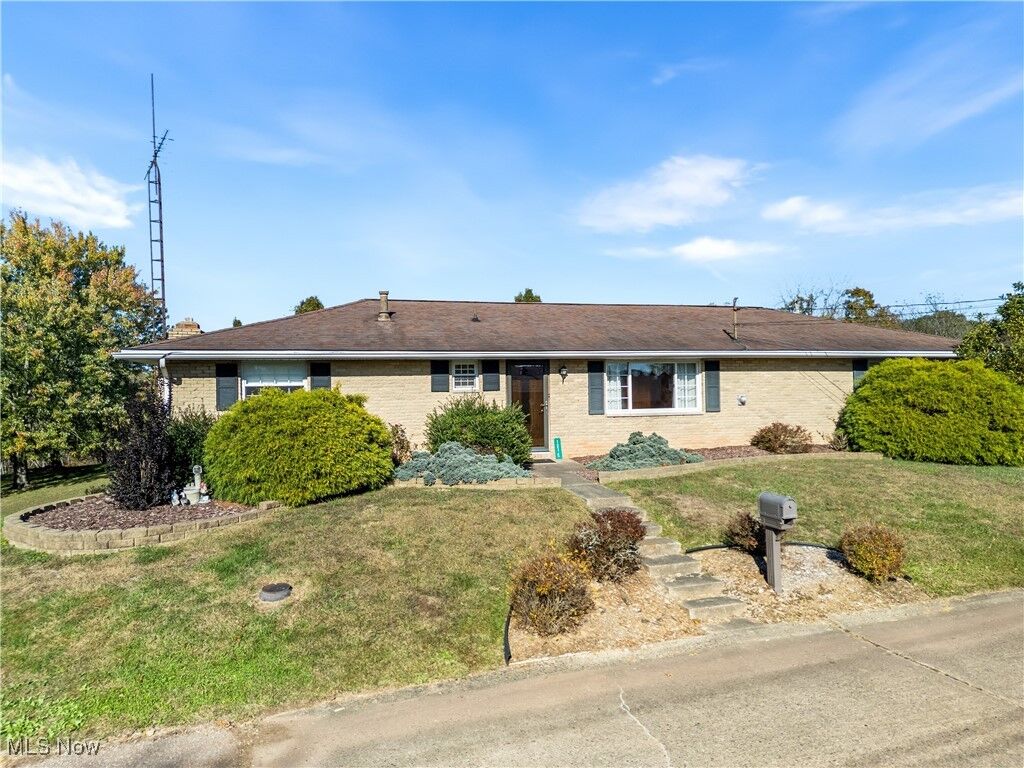 Property Photo: 121 Lubeck Hills Drive WV 26181