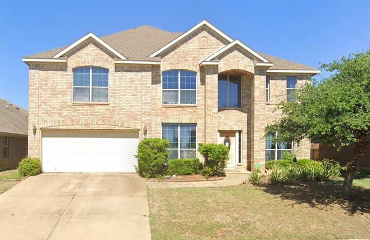 Property Photo:  851 Evergreen Lane  TX 76028