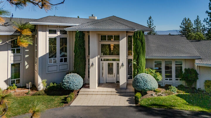 Property Photo:  1661 Or-238 Highway  OR 97530