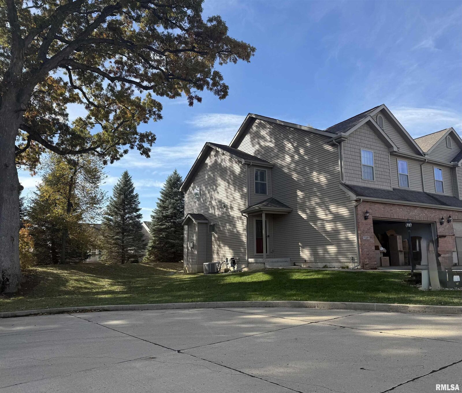 Property Photo: 7107 N Thomas Davis Drive IL 61615