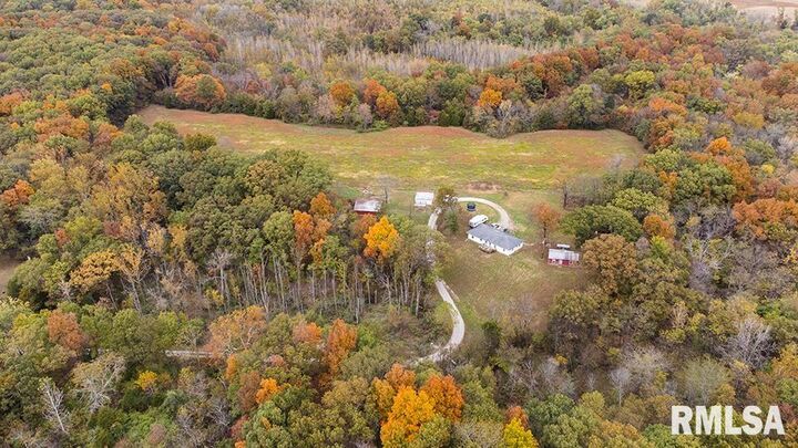 484 Hummingbird Drive  Louisville IL 62858 photo