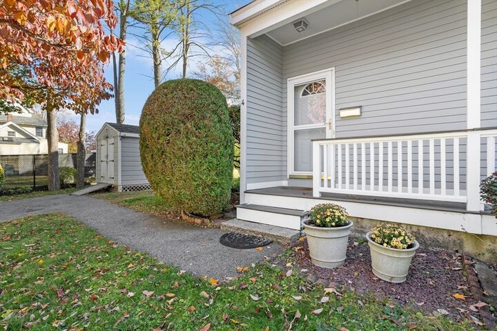 Property Photo:  4 Vendome 4  MA 01860 