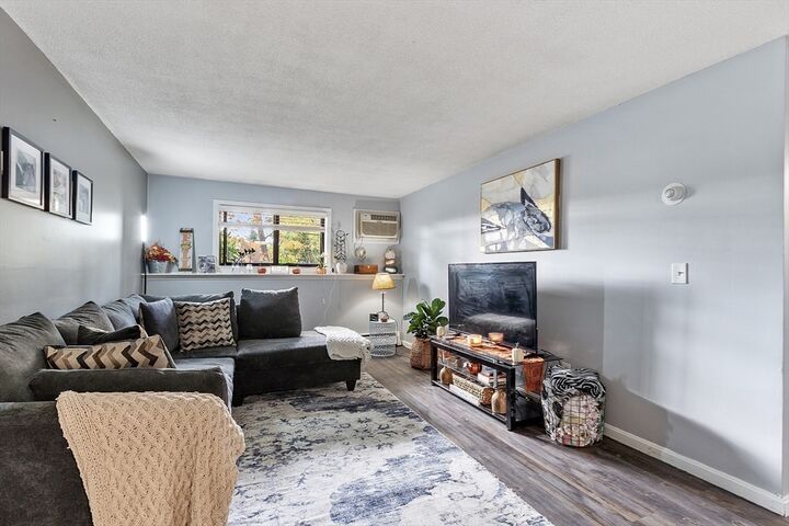 Property Photo: 655 W Lowell Ave 6 MA 01832